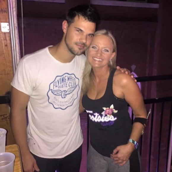 Meet your Posher, Alicia - Picture 7 of 9